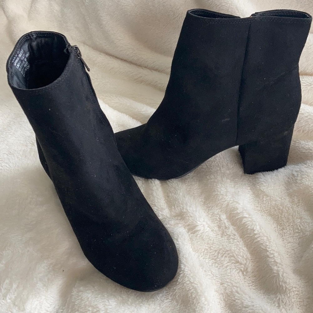Rebel by Zigi Heel Booties